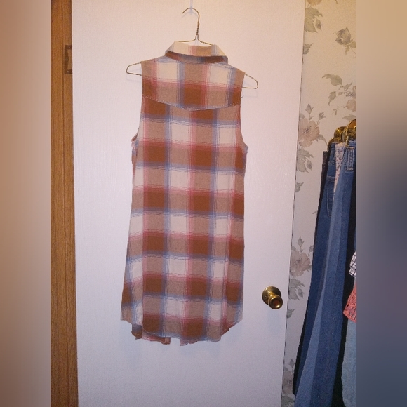 Great dress very cute on. - Picture 2 of 3